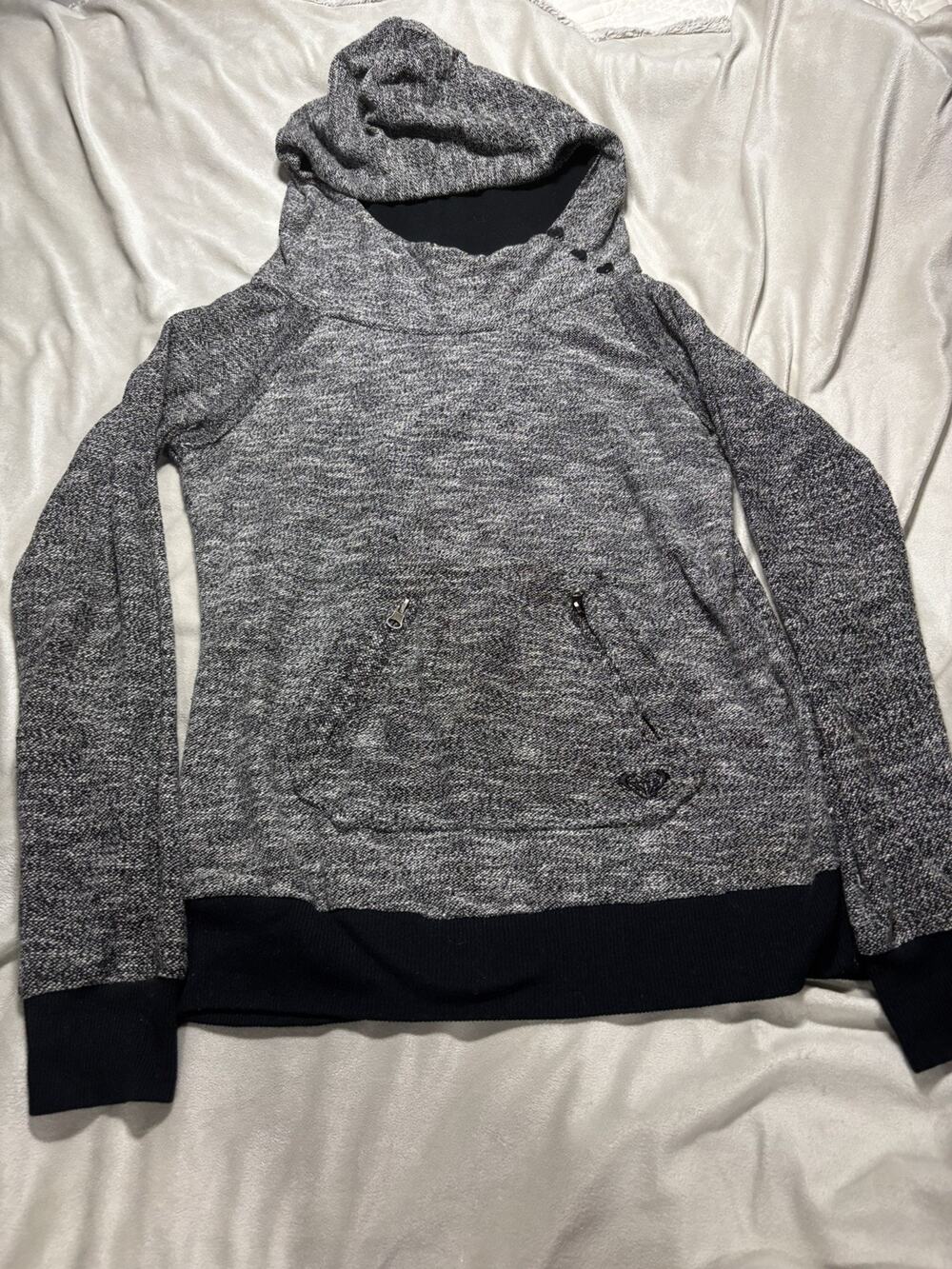 Roxy Hoodie Sweater Womens Medium Gray Pullover Zipper Pockets Thick Chunky Knit